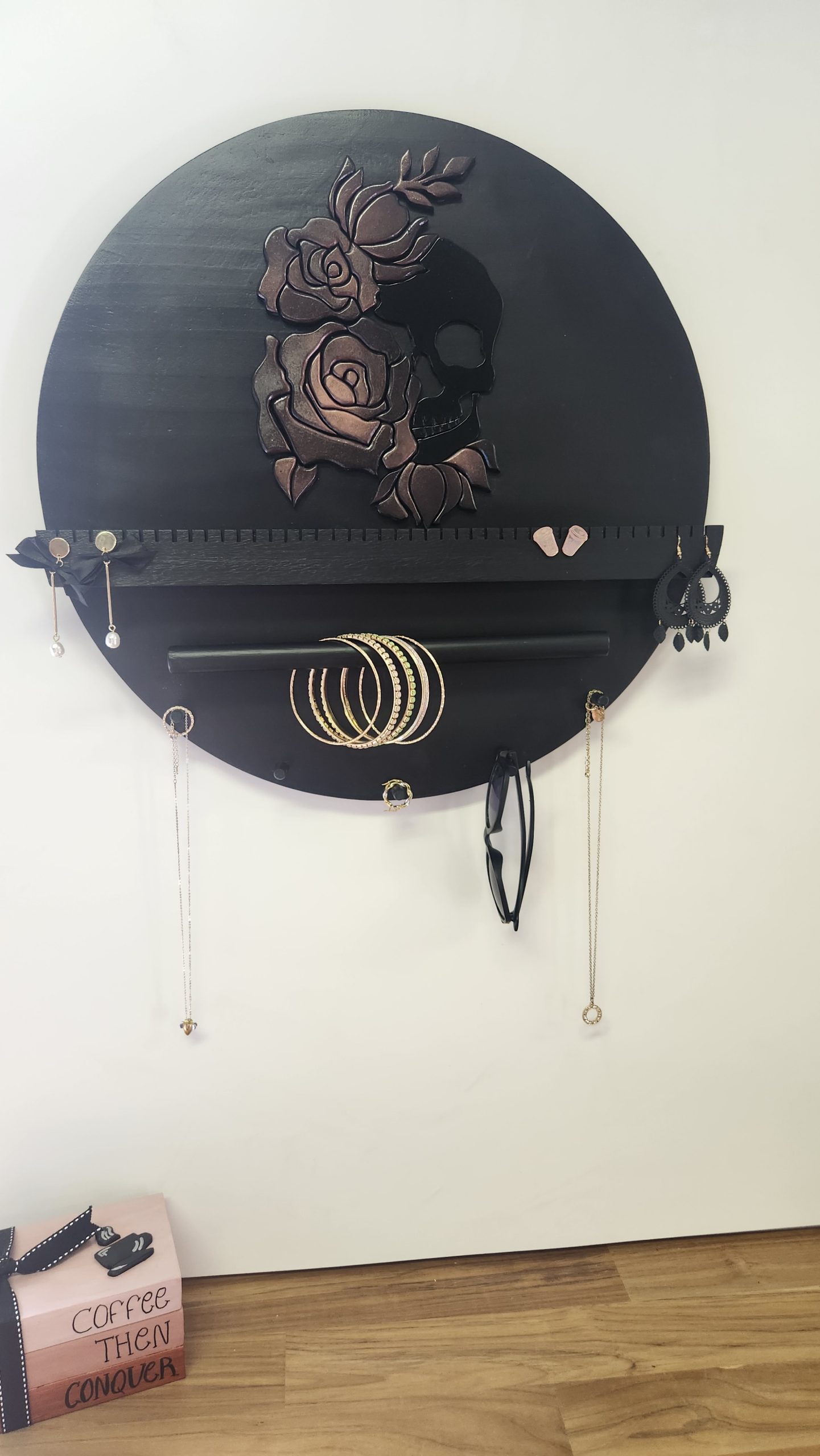 Skull & Roses Jewellery Art Display Holder Wood - Image 3