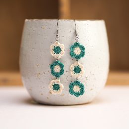 3 daisies micro-crochet earrings - turquoise & ivory